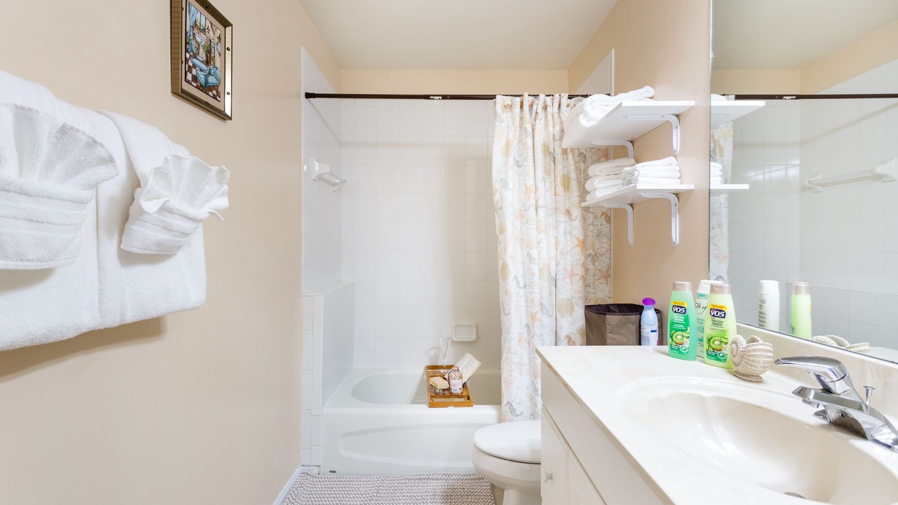 Photo of Bathroom in Pelican