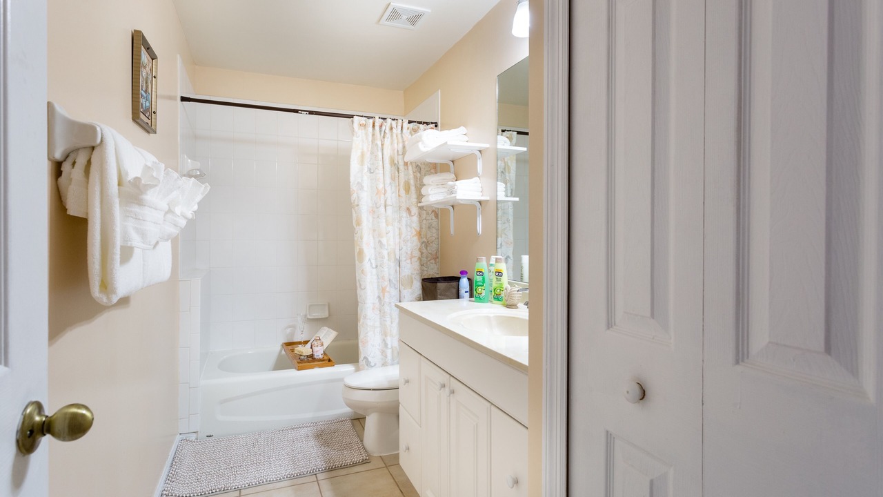 Photo of Bathroom in Pelican
