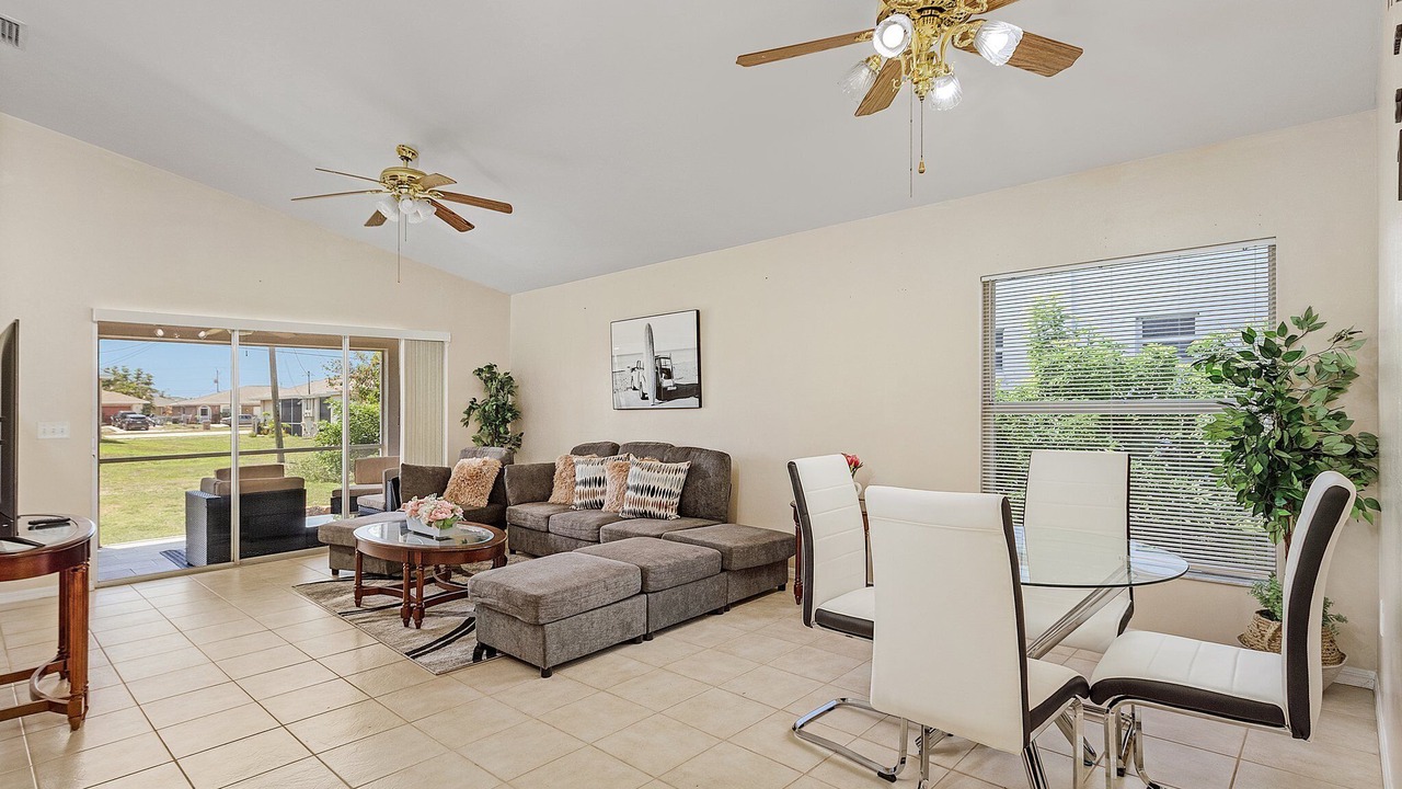 Photo of Livingroom in Pelican