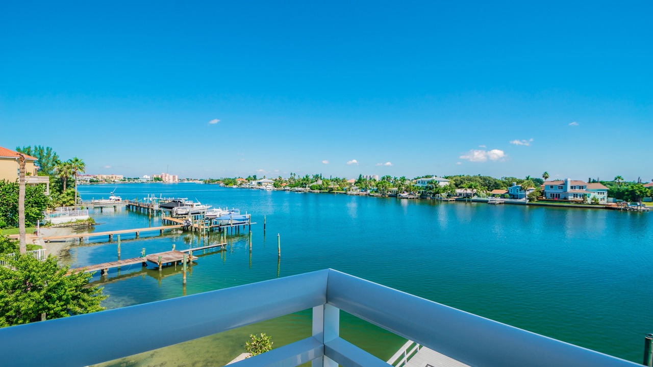 Photo of Patio Balcony in Treasure Island