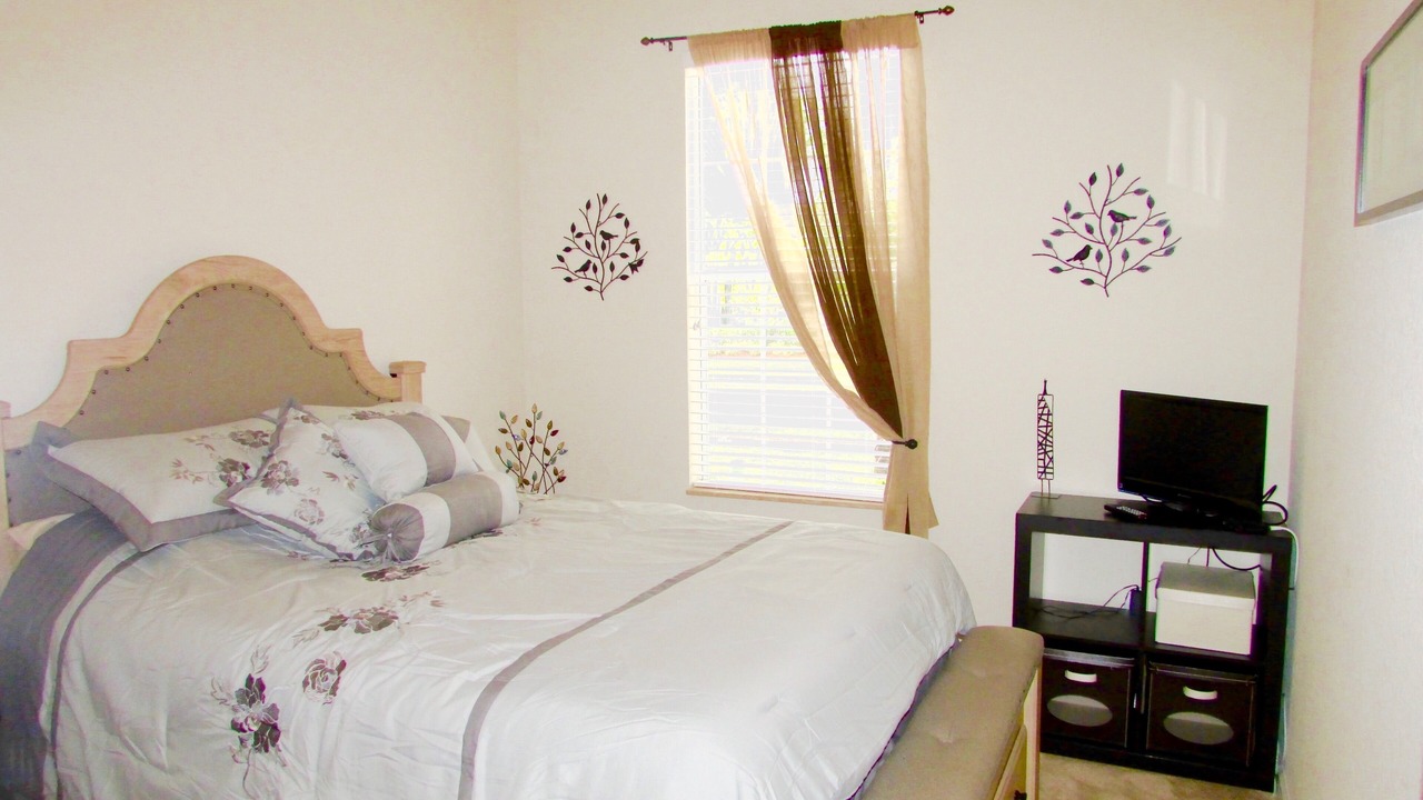 Photo of Bedroom in Trafalgar Village