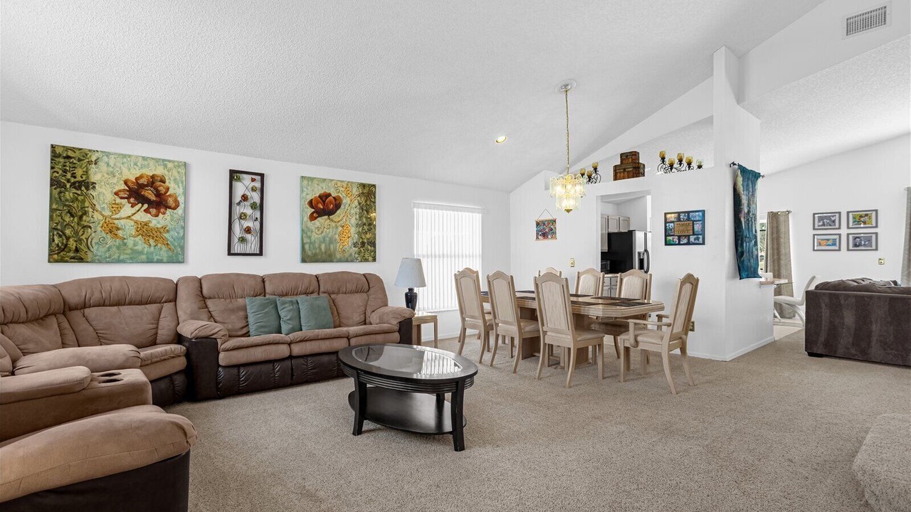 Photo of Livingroom in Lindfields