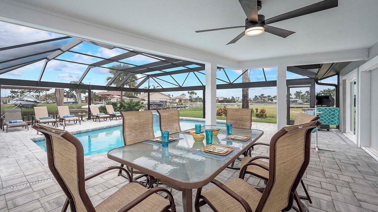 Photo of Outdoor in Pelican
