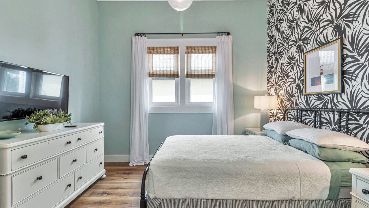 Photo of Bedroom in Miramar Beach