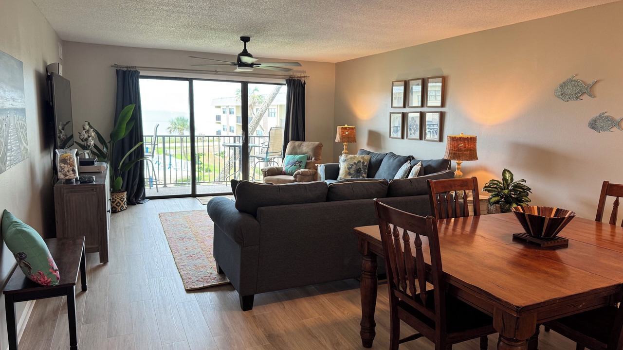 Photo of Livingroom in Breakers