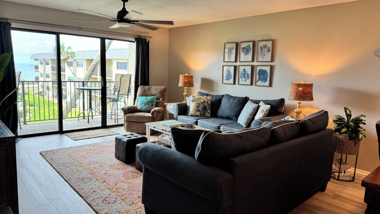 Photo of Livingroom in Breakers