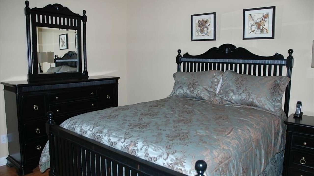 Photo of Bedroom in Willoughby Acres