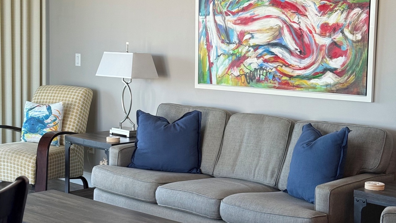 Photo of Livingroom in Biltmore Beach