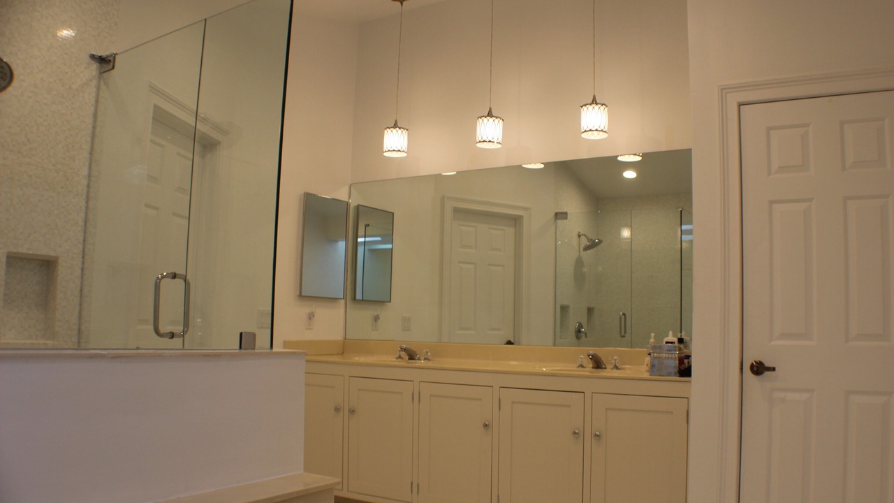 Photo of Bathroom in Kings Lake