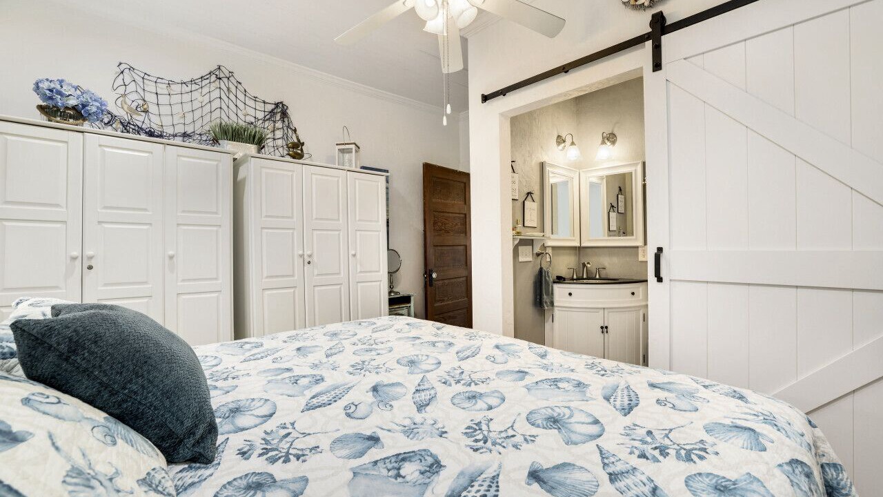 Photo of Bedroom in Cedar Key