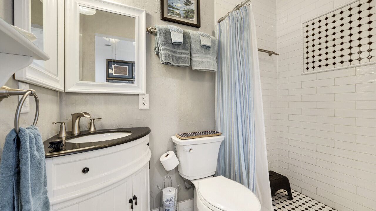 Photo of Bathroom in Cedar Key