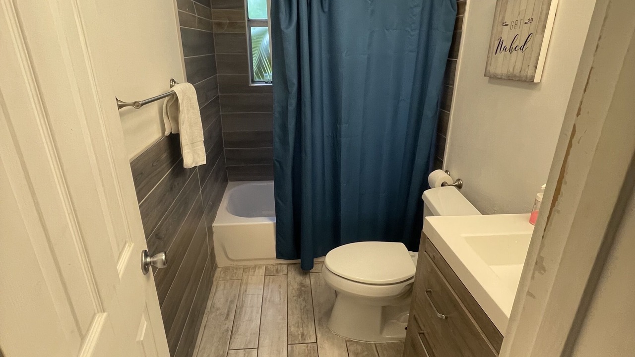 Photo of Bathroom in Sailboat Bend