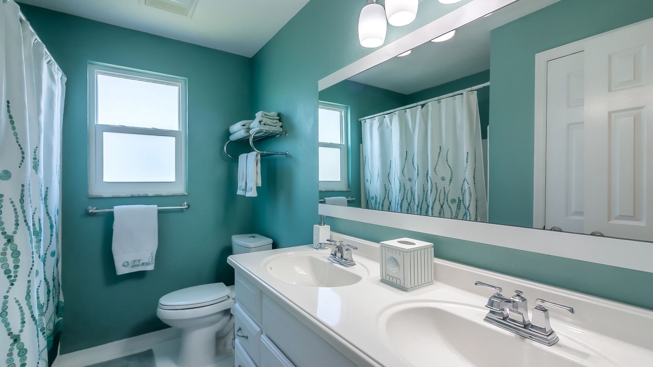 Photo of Bathroom in Oceanaire Terrance