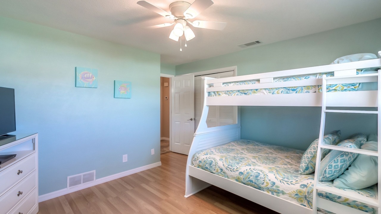 Photo of Bedroom in Oceanaire Terrance