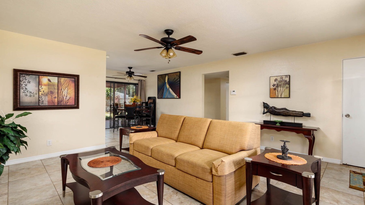 Photo of Livingroom in Disston Heights