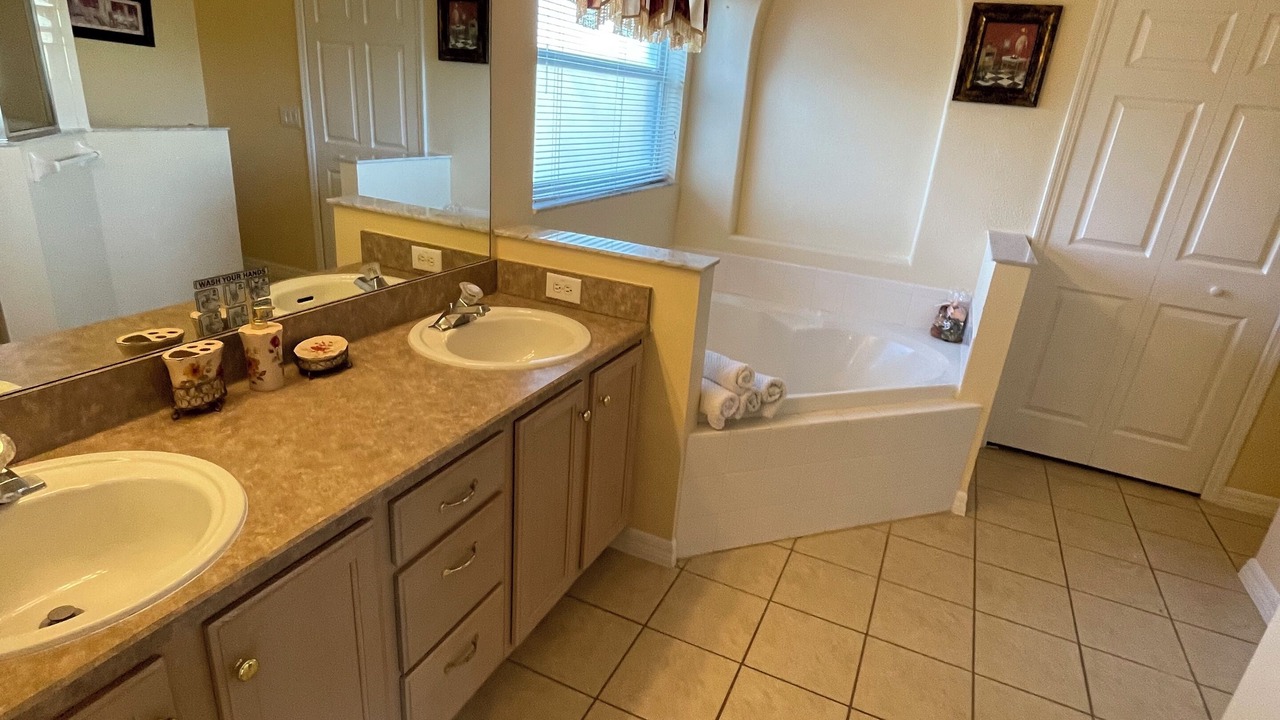 Photo of Bathroom in Windsor Palms