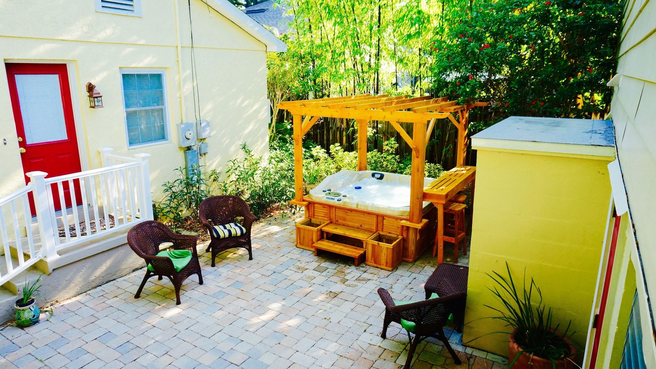 Photo of Patio Balcony in Crescent Lake