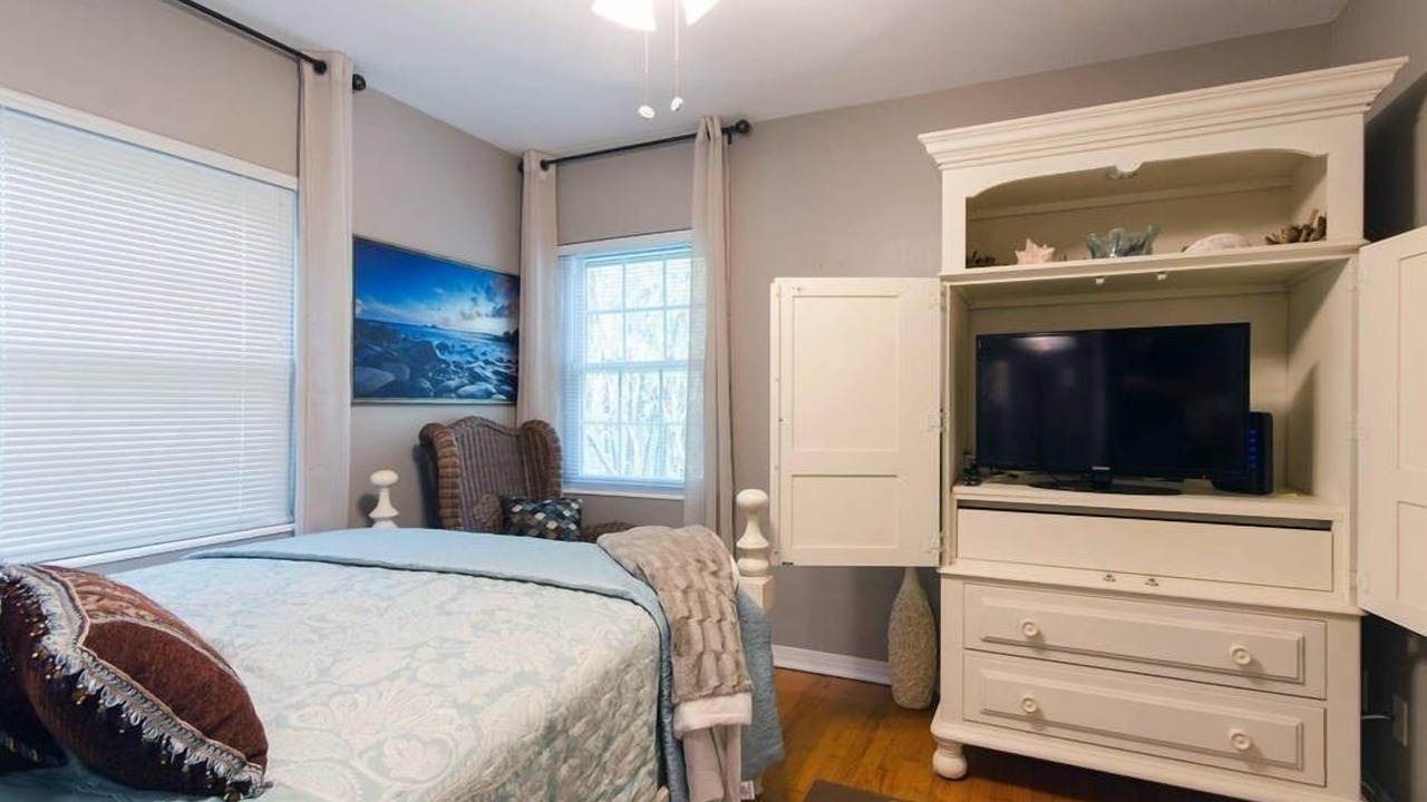 Photo of Bedroom in Crescent Lake