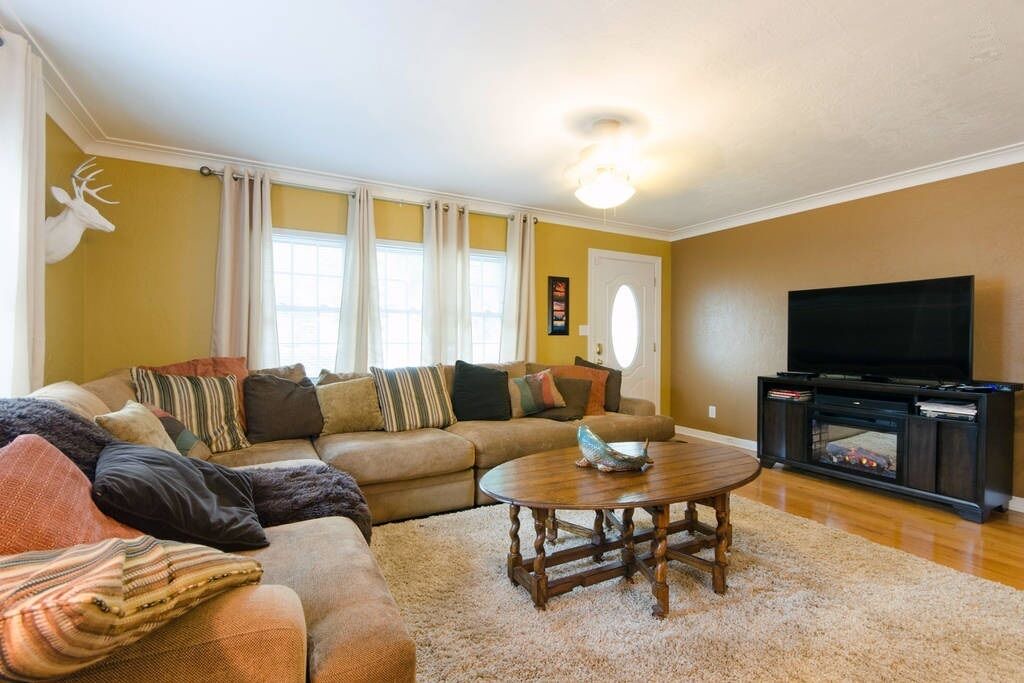 Photo of Livingroom in Crescent Lake