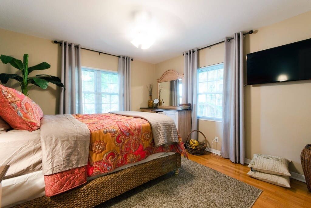 Photo of Bedroom in Crescent Lake