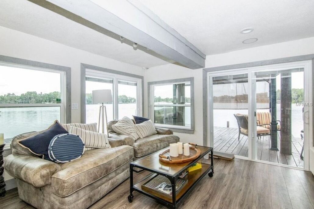 Photo of Livingroom in Greater Northdale