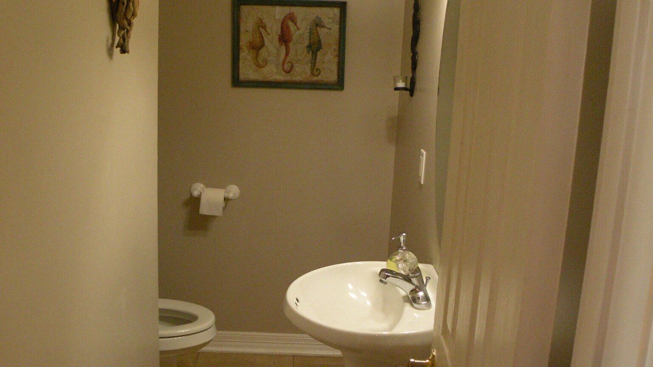 Photo of Bathroom in Crystal Shores