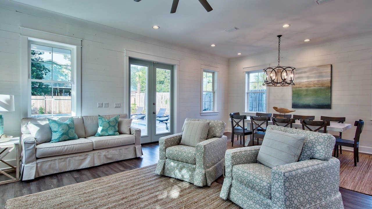 Photo of Bedroom in Crystal Beach
