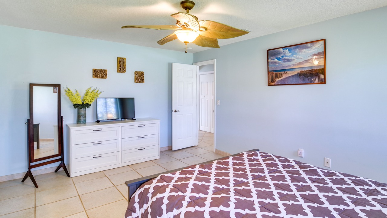 Photo of Bedroom in Holiday Cove