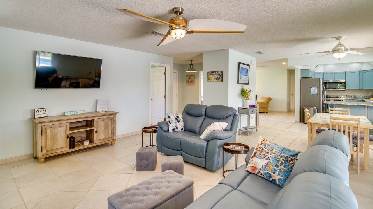 Photo of Livingroom in Holiday Cove