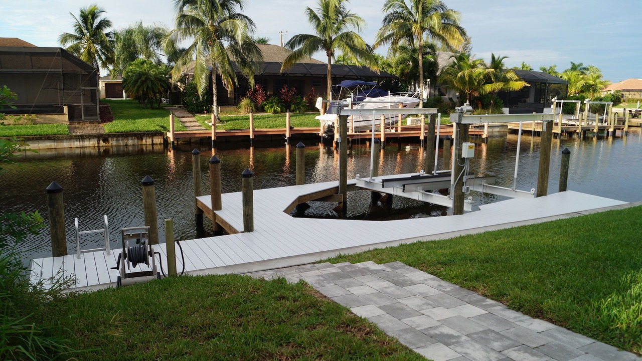 Photo of Others in Pelican