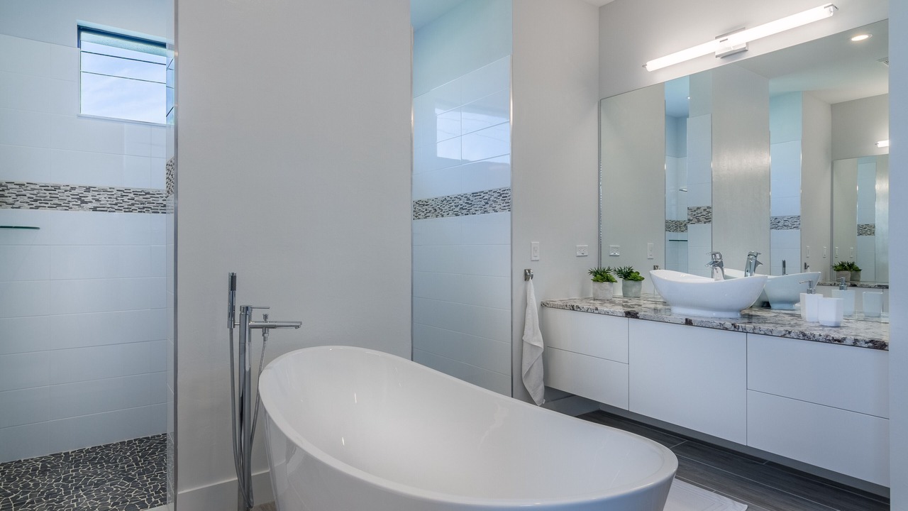 Photo of Bathroom in Pelican