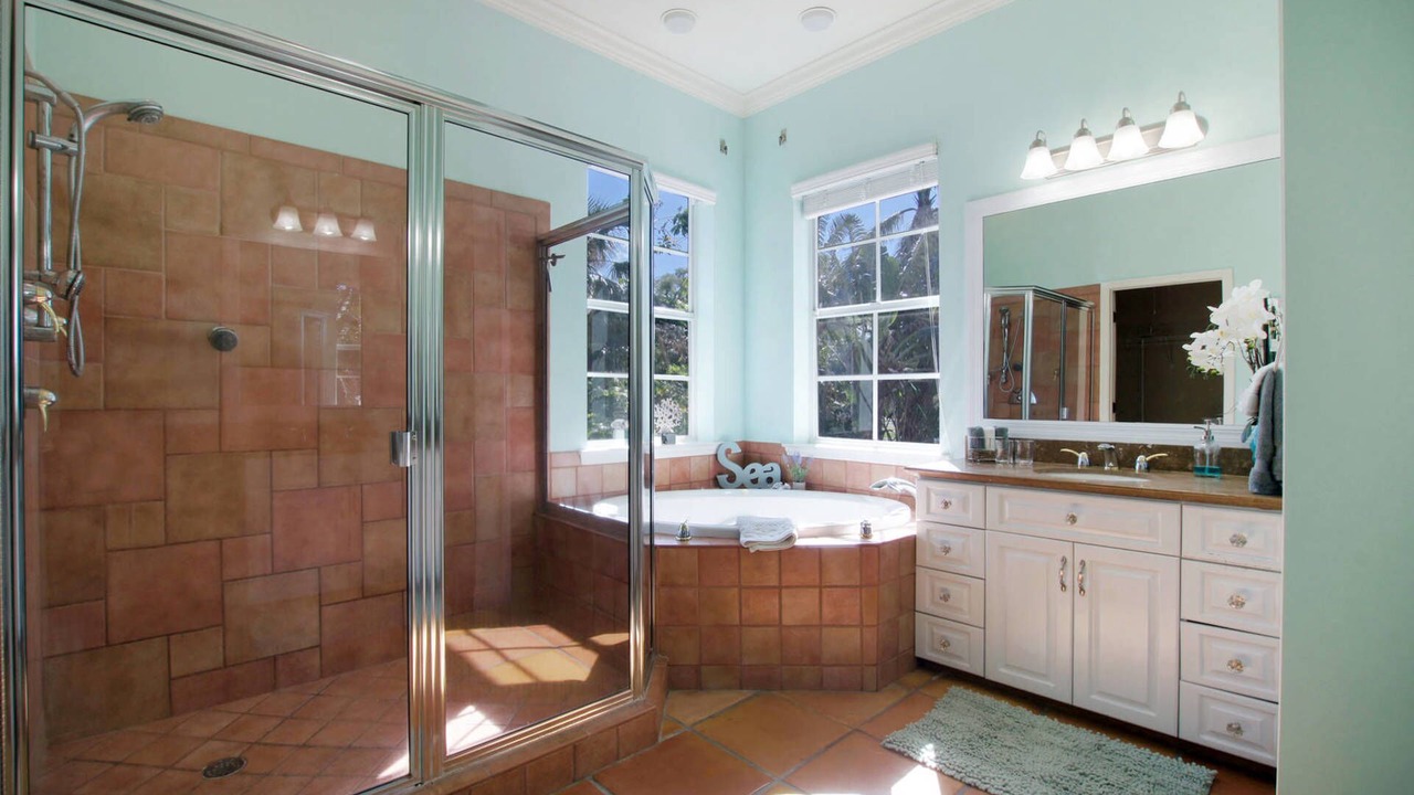 Photo of Bathroom in Iona
