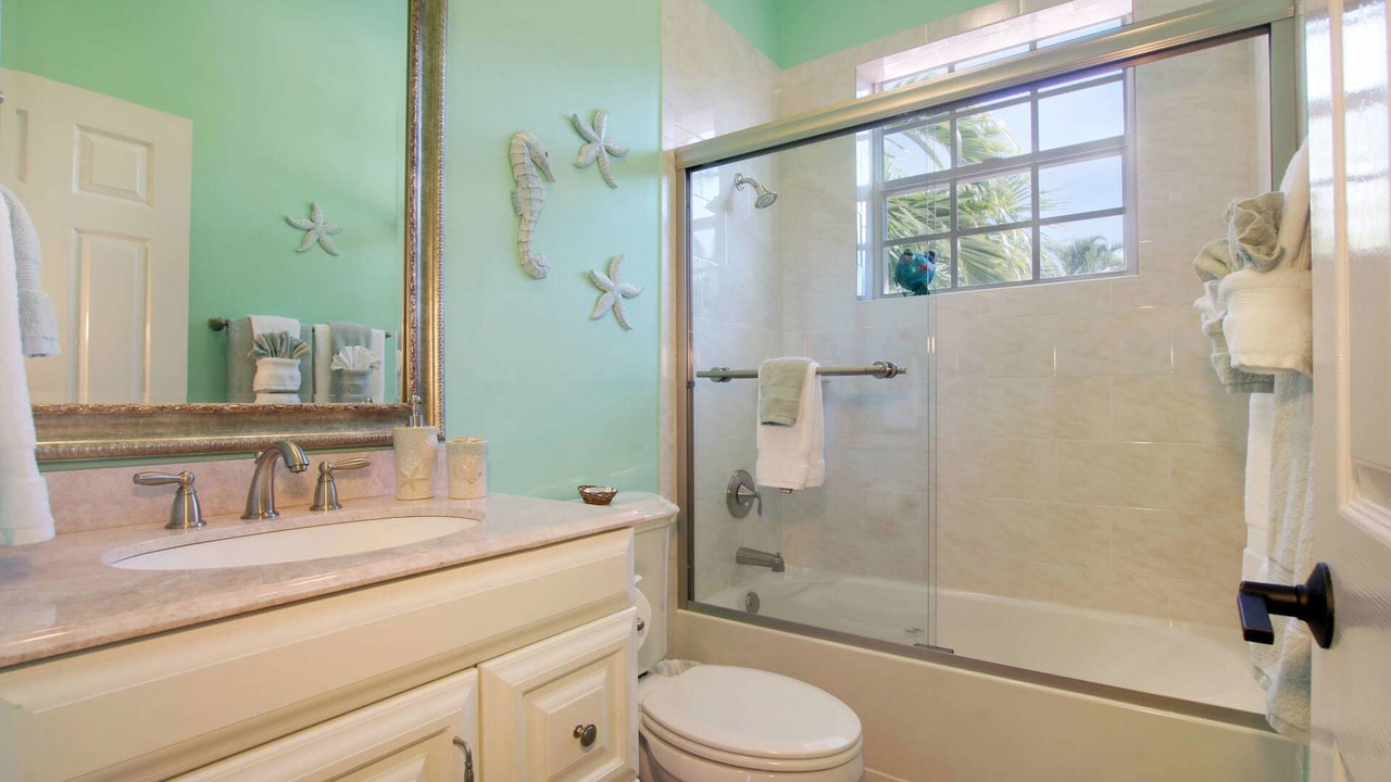 Photo of Bathroom in Iona