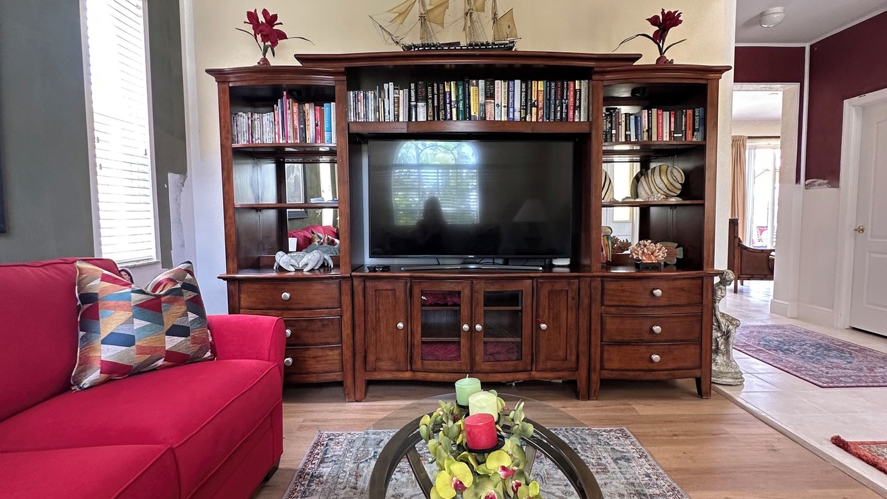 Photo of Livingroom in Stoneybrook