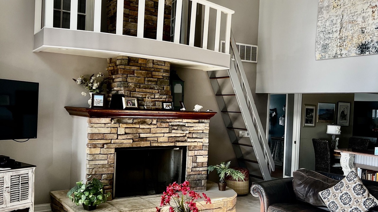 Photo of Bedroom in Crystal Beach