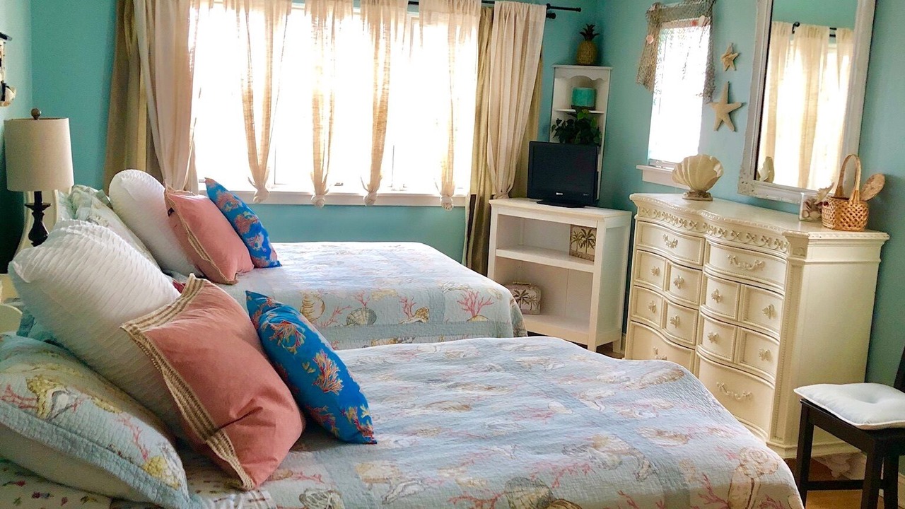 Photo of Bedroom in Crystal Beach