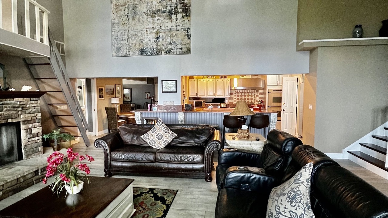 Photo of Bedroom in Crystal Beach