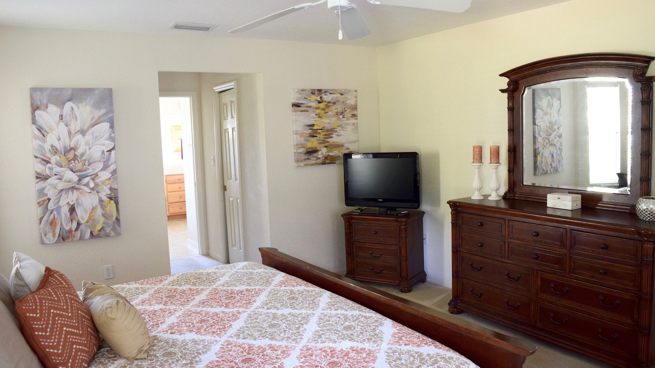 Photo of Bedroom in Pine Valley
