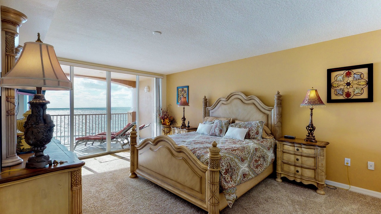 Photo of Bedroom in Redington Beach
