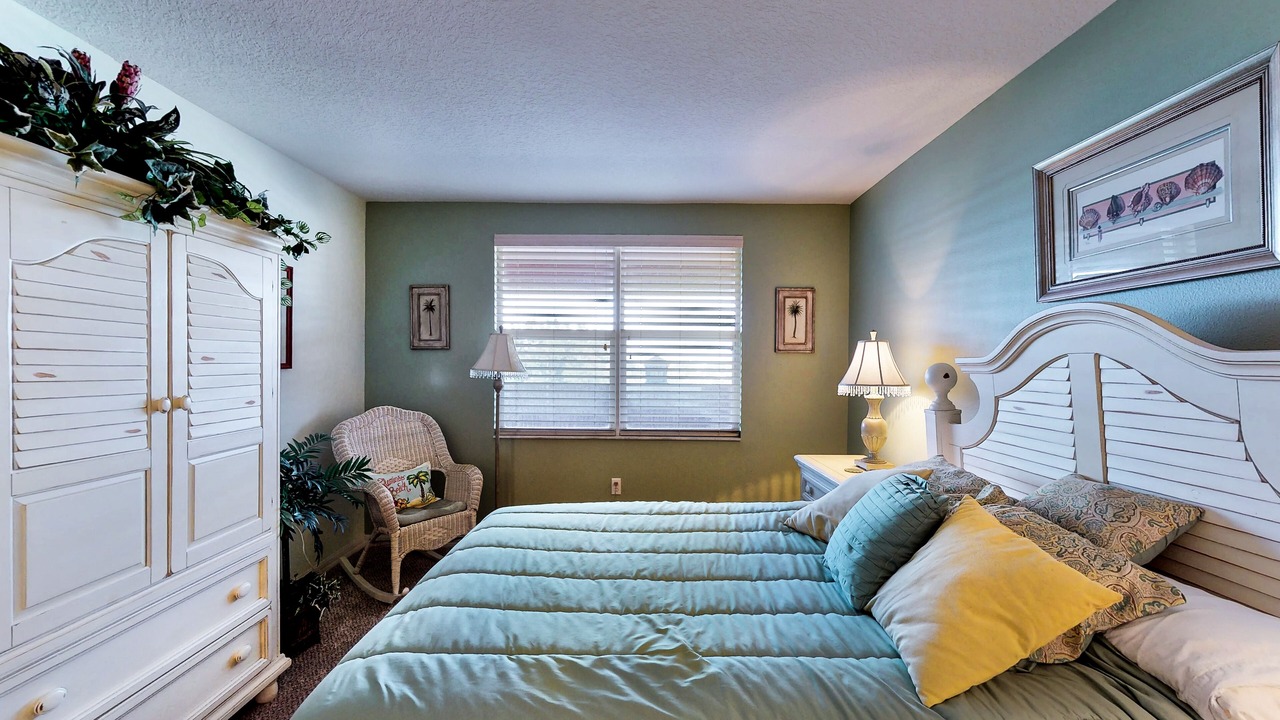 Photo of Bedroom in Redington Beach