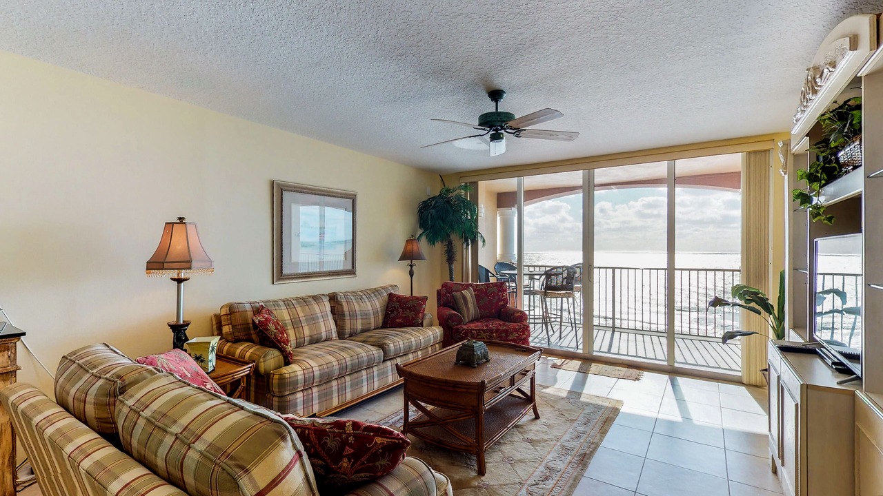 Photo of Livingroom in Redington Beach