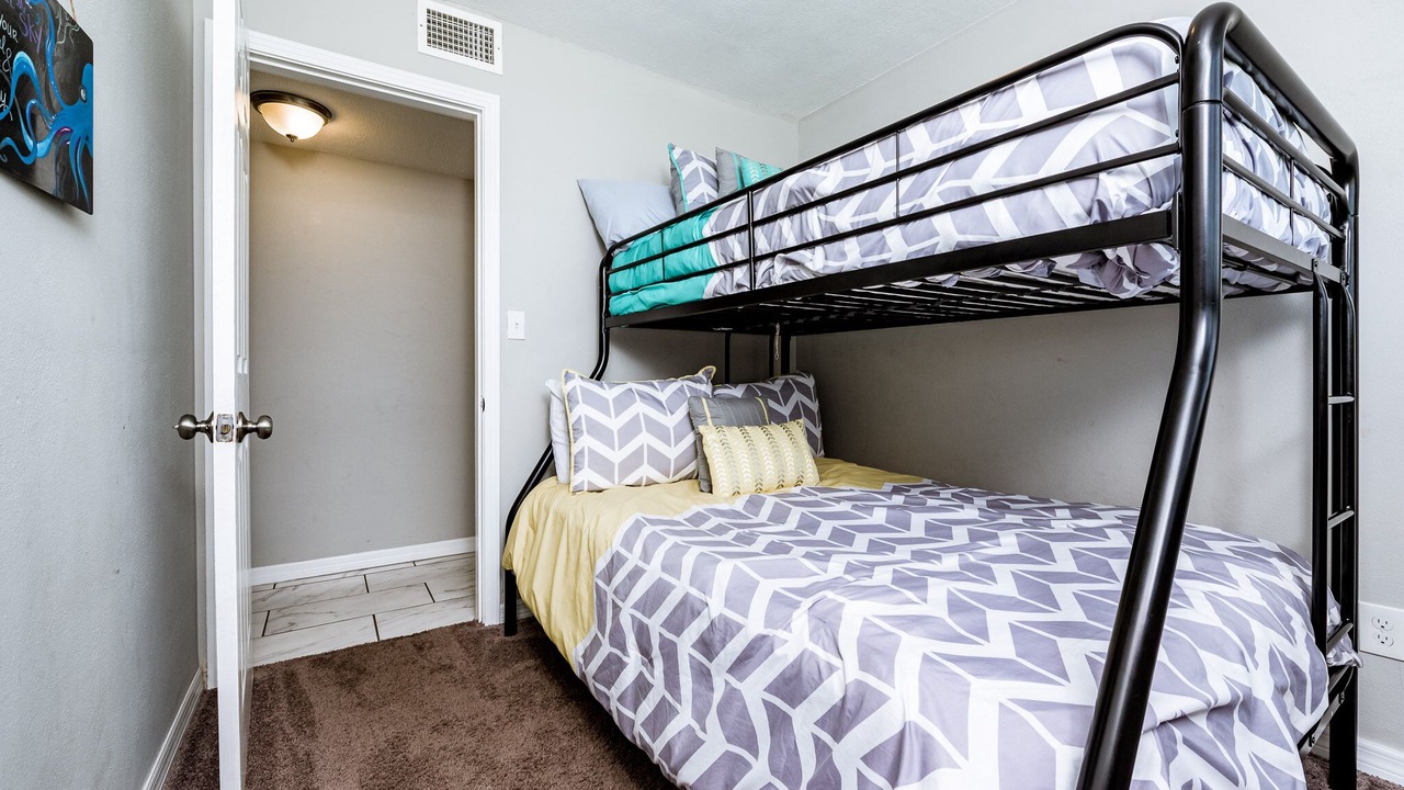 Photo of Bedroom in Venetian Way South