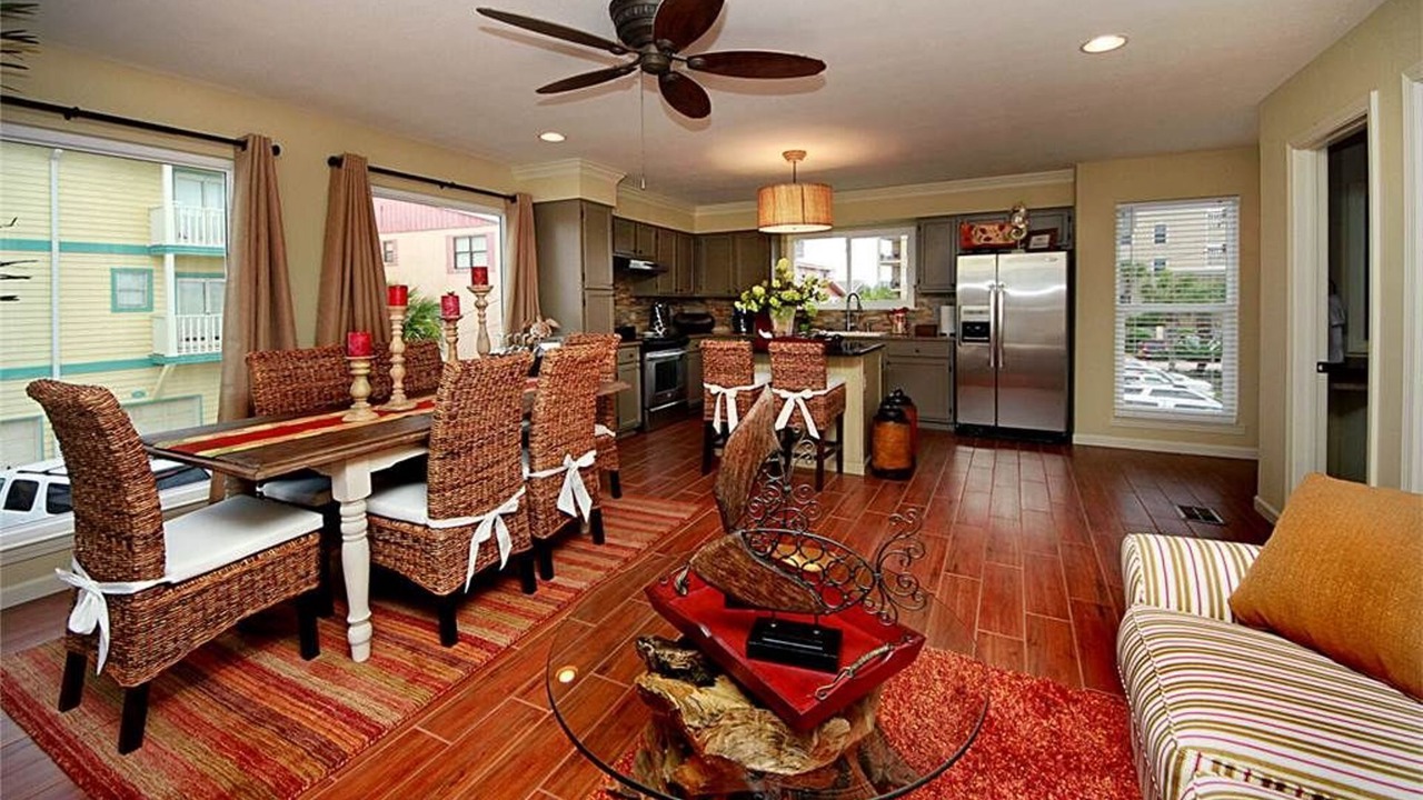 Photo of Bedroom in Crystal Beach