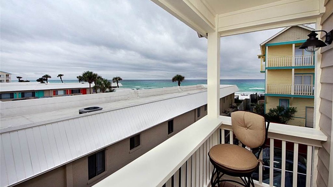 Photo of Patio Balcony in Crystal Beach