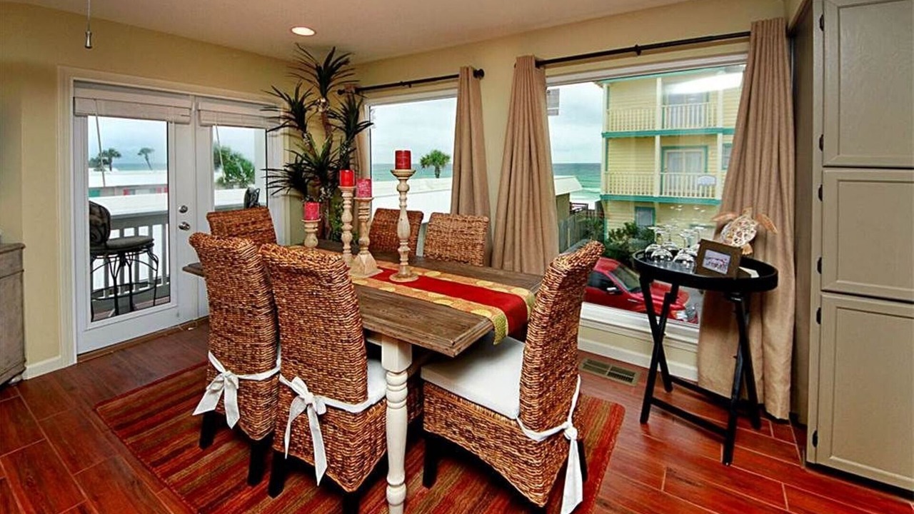Photo of Bedroom in Crystal Beach