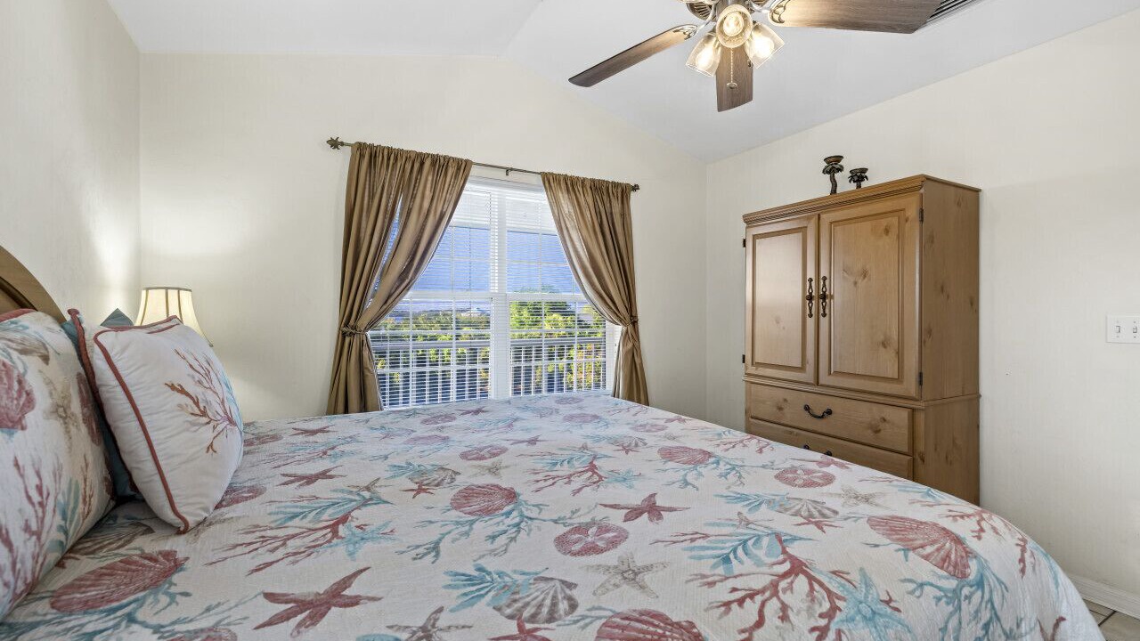 Photo of Bedroom in Cedar Key