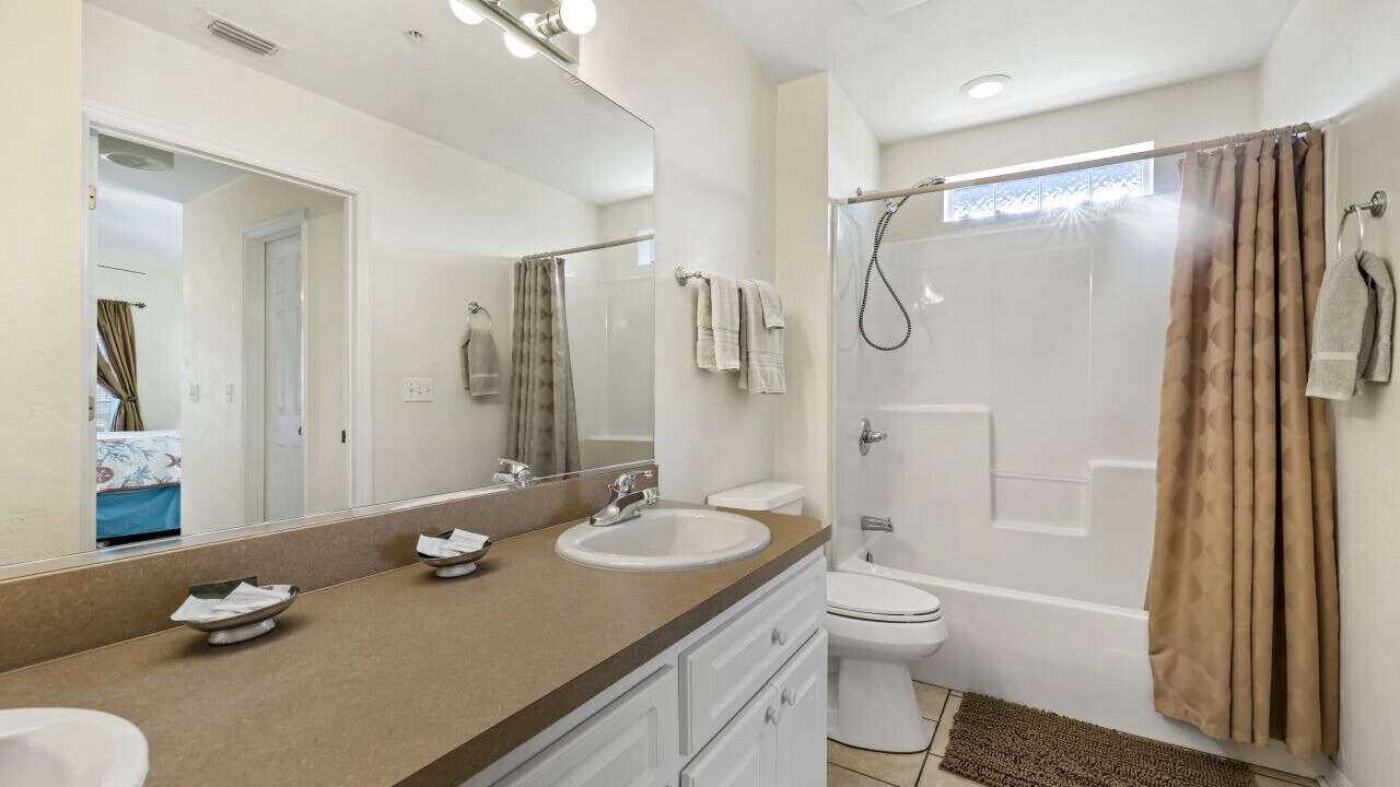Photo of Bathroom in Cedar Key