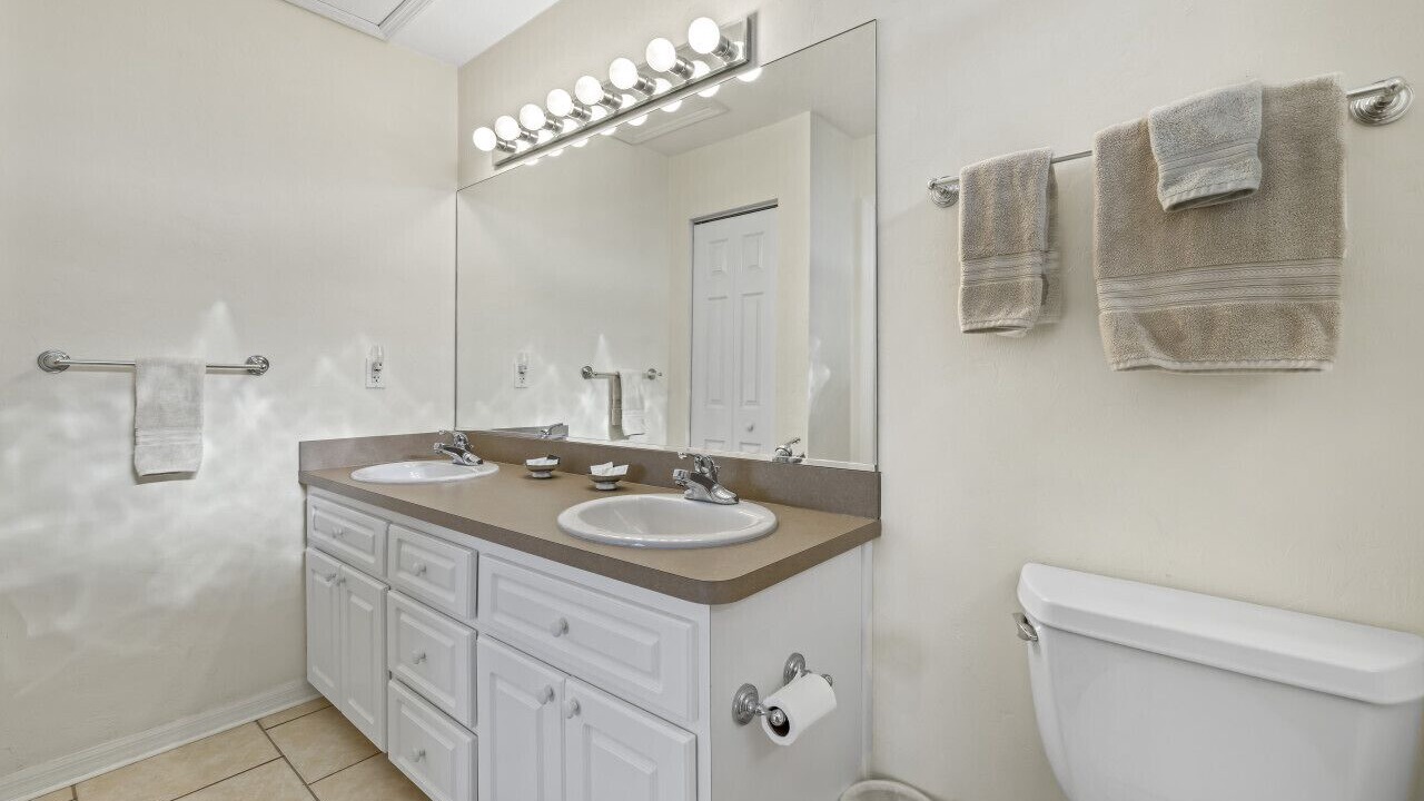Photo of Bathroom in Cedar Key