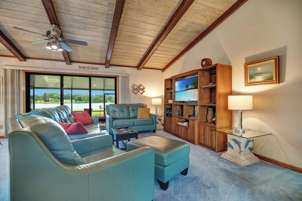 Photo of Livingroom in DeLand