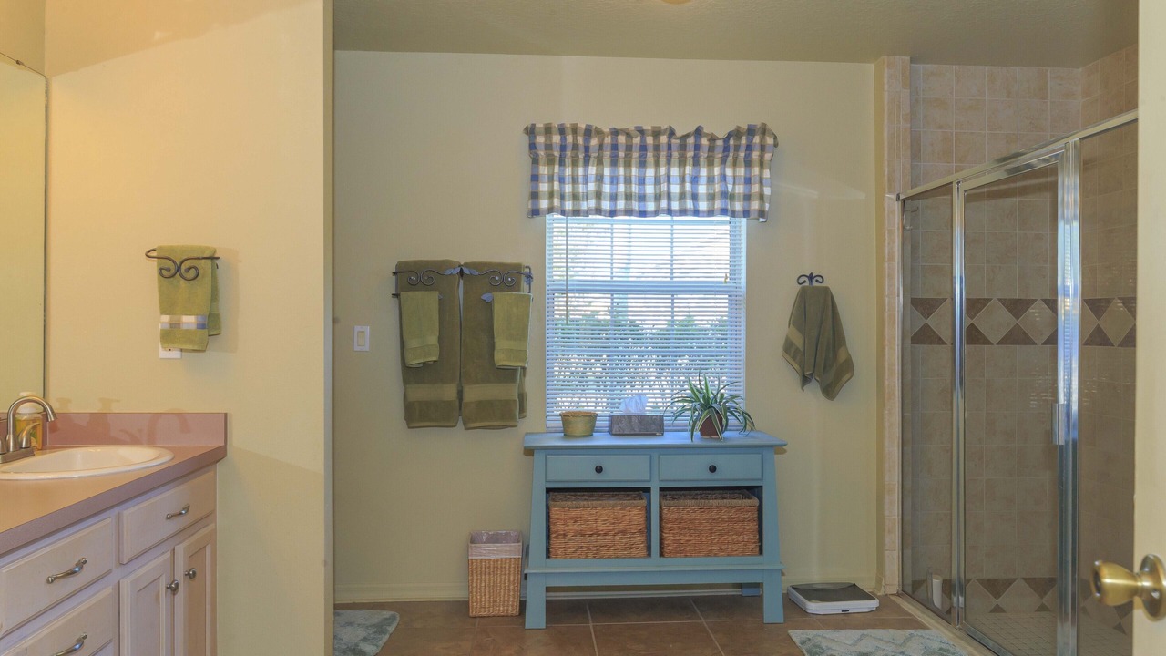 Photo of Bathroom in Lindfields
